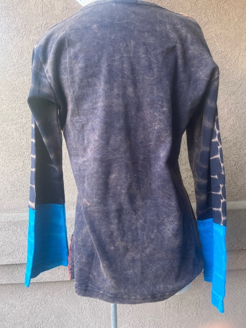 The collection Royal Patchwork Pattern Long-Sleeve Blouse - Blue Multi - Picture 4 of 5